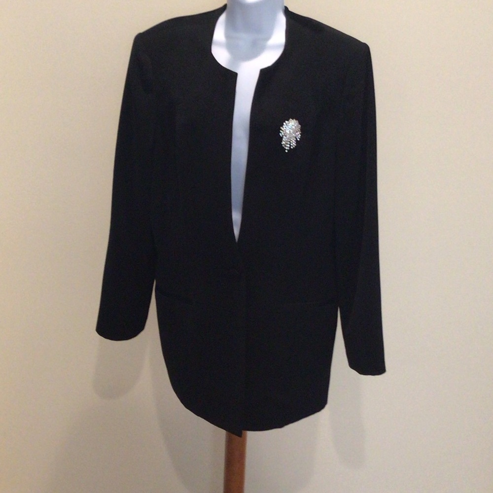 Clara Clara Black Open-Front Blazer with Sparkling Brooch made in USA.vintage